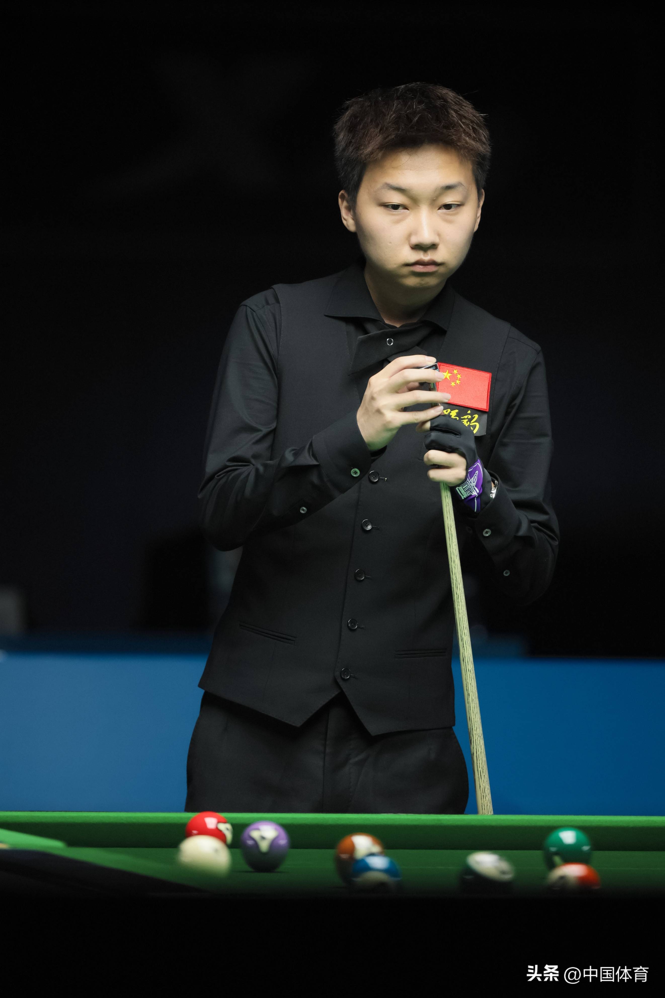 仅充满了对 仅充满了对