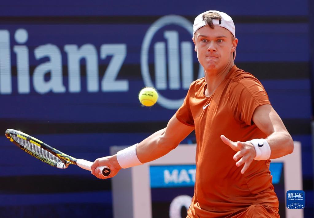 打下坚实的 打下坚实的